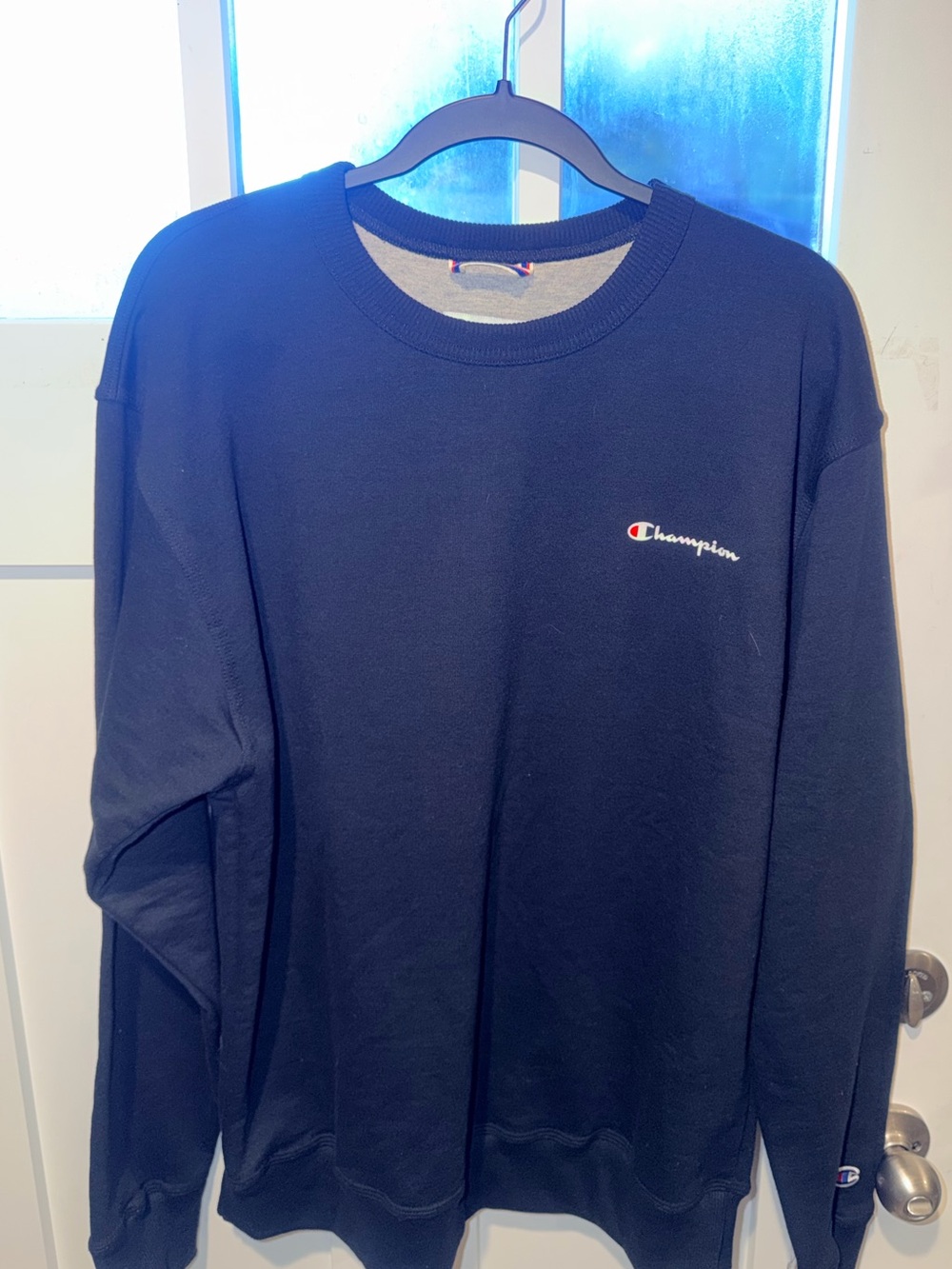Champion Men's Navy Crewneck Sweatshirt with Small Logo Size Large